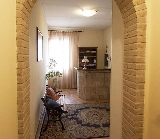 بنسيون Camere Santucci