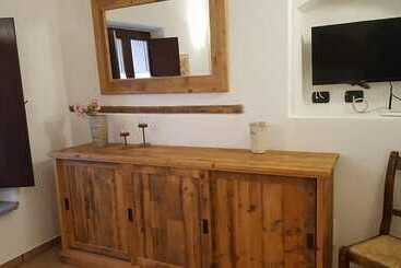 هتل B&b Podere Montese