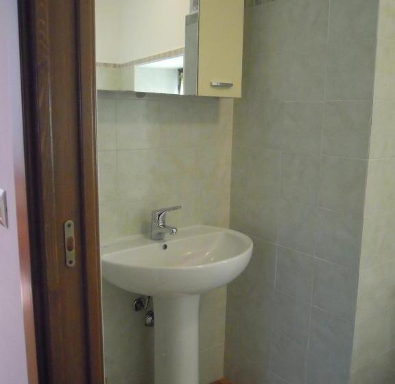 فندق Cascina Formighezzo