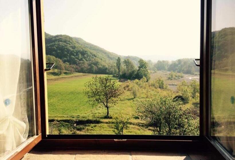 فندق Cascina Formighezzo