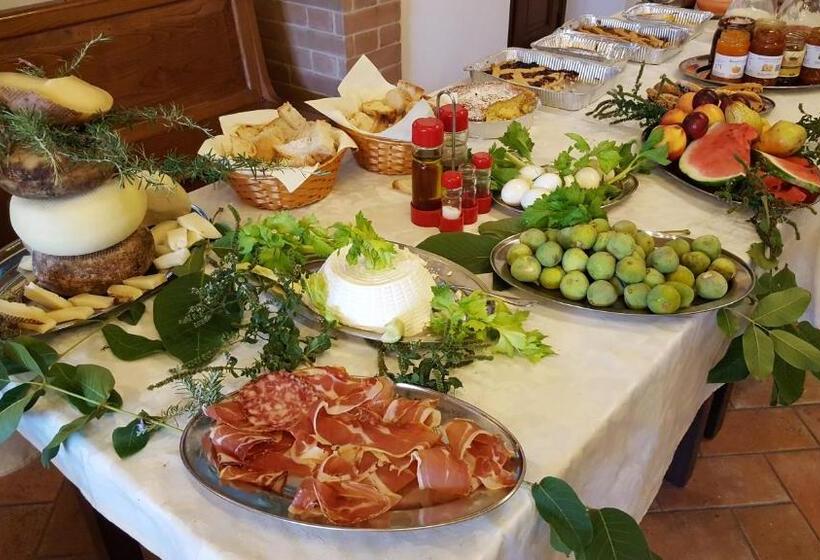 ホテル Agriturismo S. Apollinare