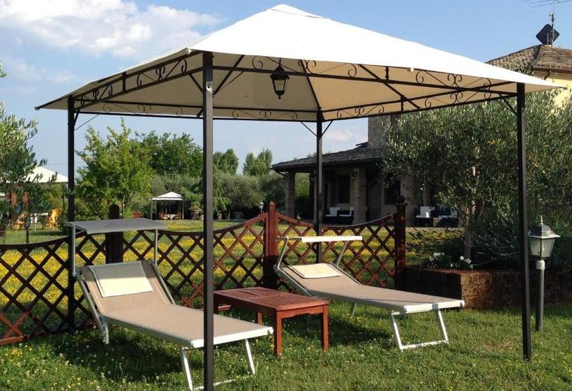 فندق Agriturismo Papaveri E Papere