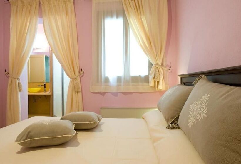 پانسیون Piazza Azuni 18 Guest House