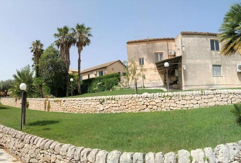 هتل Agriturismo Giannavi