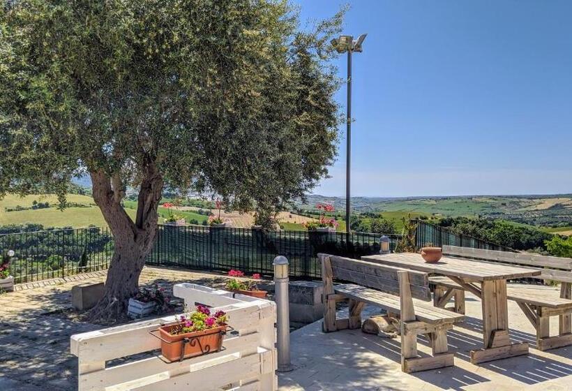 هتل Agriturismo Giannavi