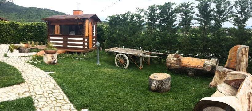 هتل Agriturismo Il Timo