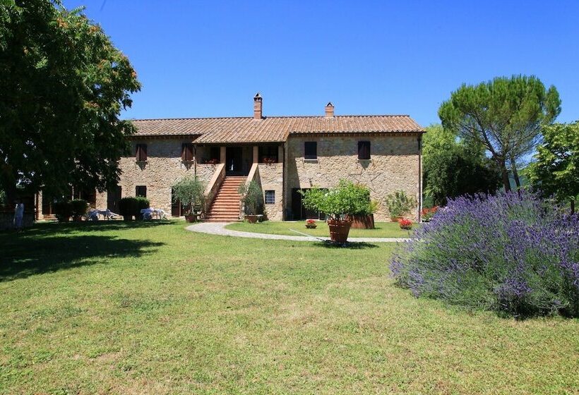 فندق Agriturismo Podere Luchiano