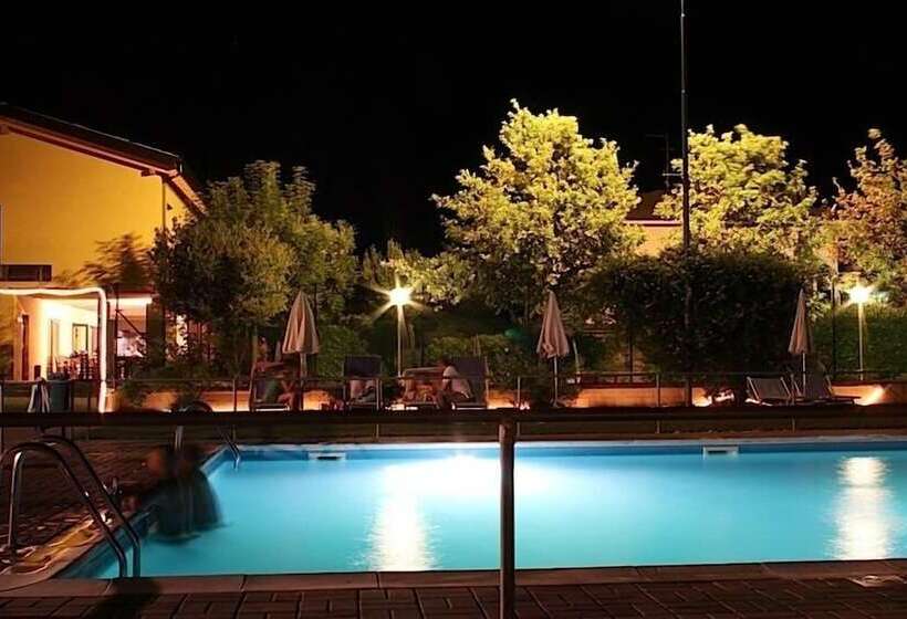 هتل Cascina Bosco Gerolo