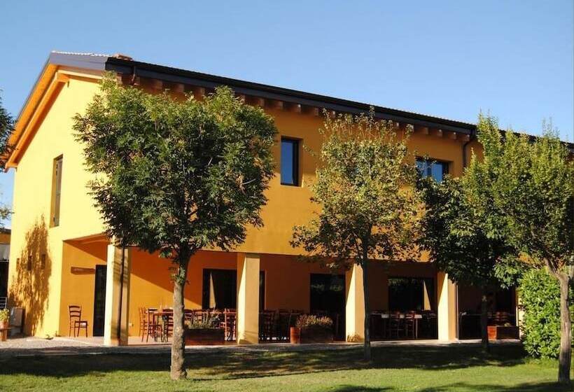 هتل Cascina Bosco Gerolo