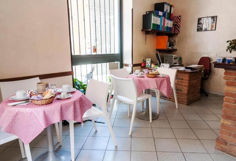 پانسیون La Casa Degli Artisti 1