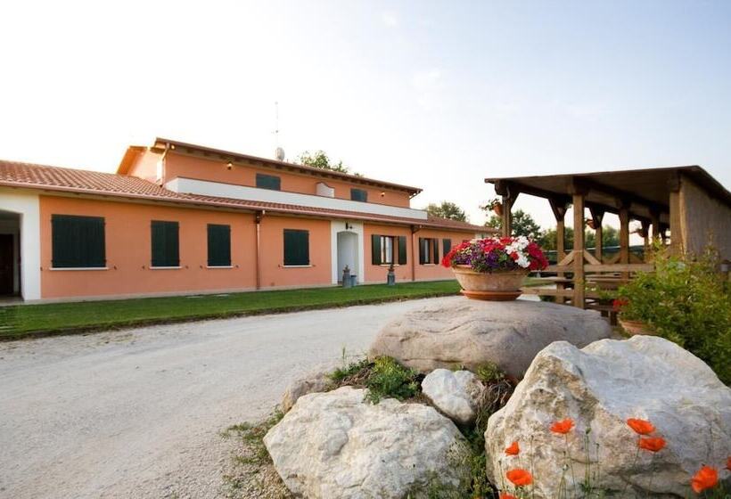 هتل Agriturismo Cascina Roveri