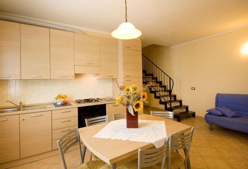 هتل Agriturismo Cascina Roveri