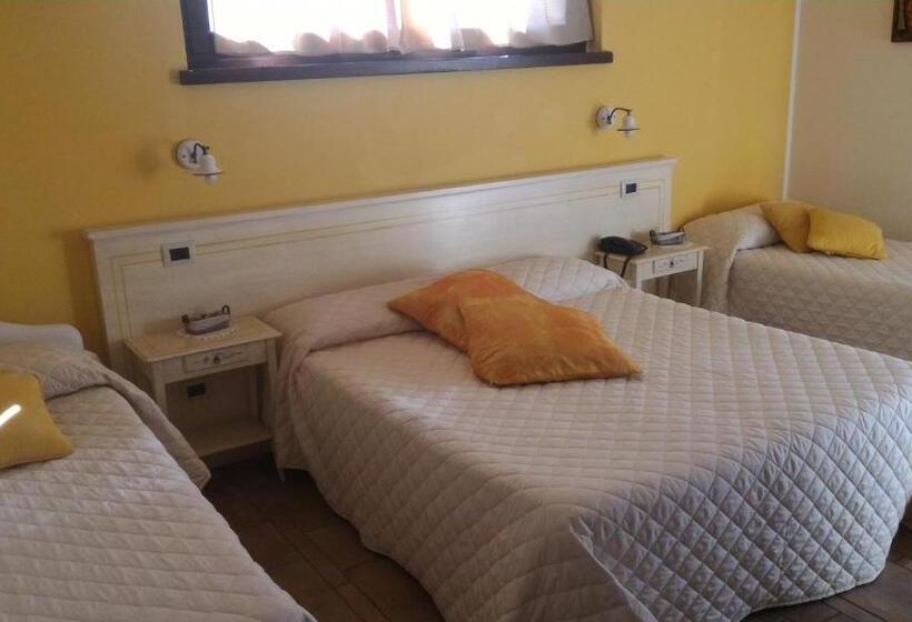 هتل Agriturismo La Dimora Del Contadino