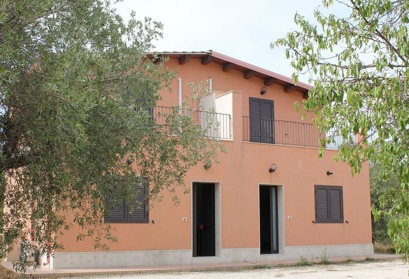 هتل Agriturismo Saccollino