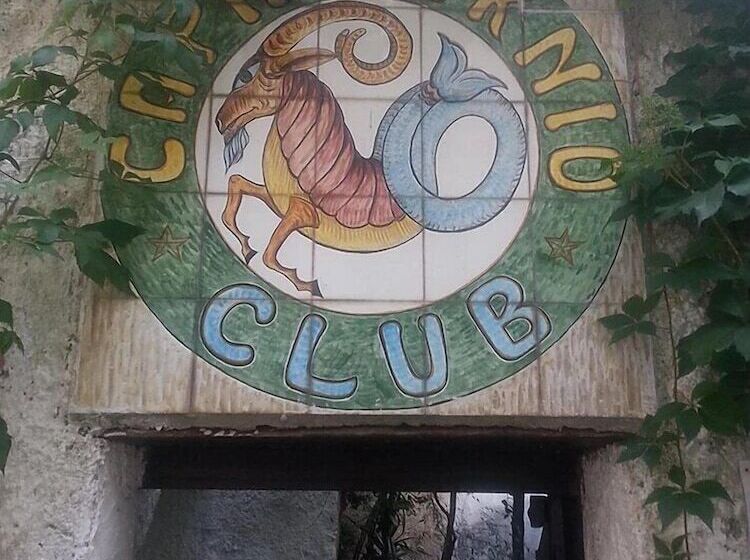 بنسيون Capricornio Club