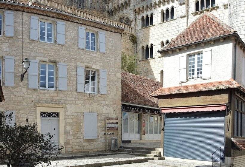 بنسيون Les Pirondeaux