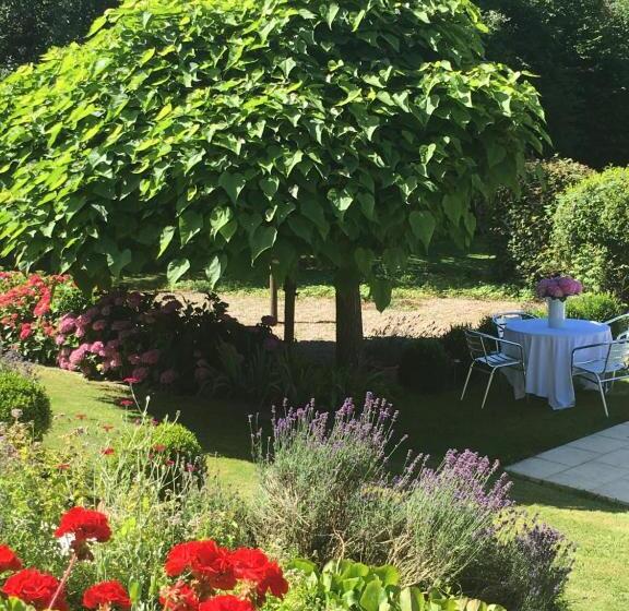 بنسيون La Maison D Inès And Ugolin & Spa