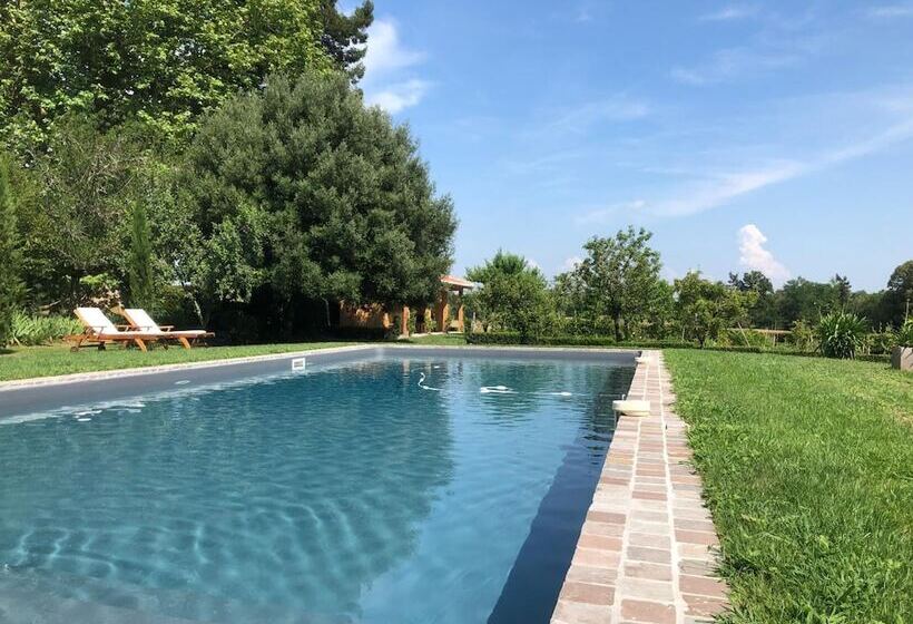 تختخواب و صبحانه Domaine De La Partoucie