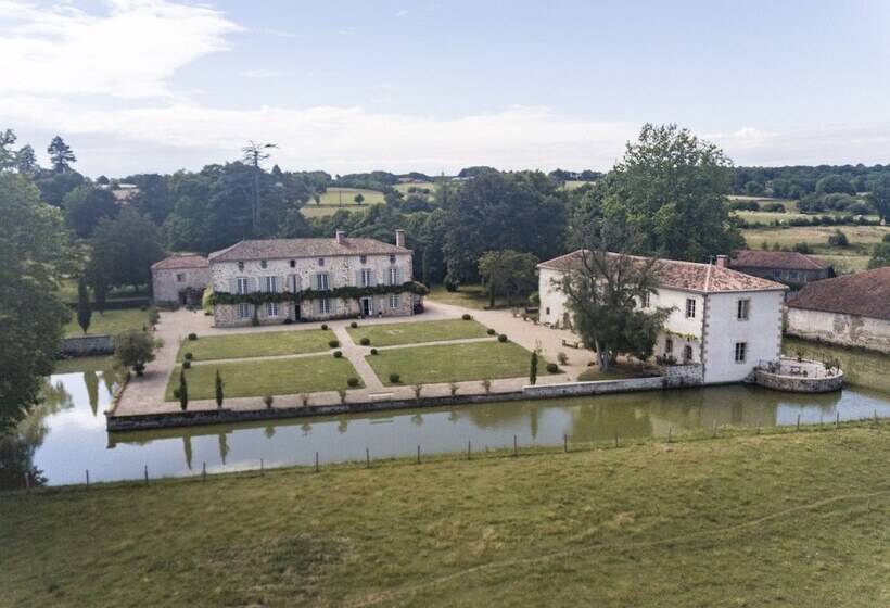 تختخواب و صبحانه Domaine De La Partoucie