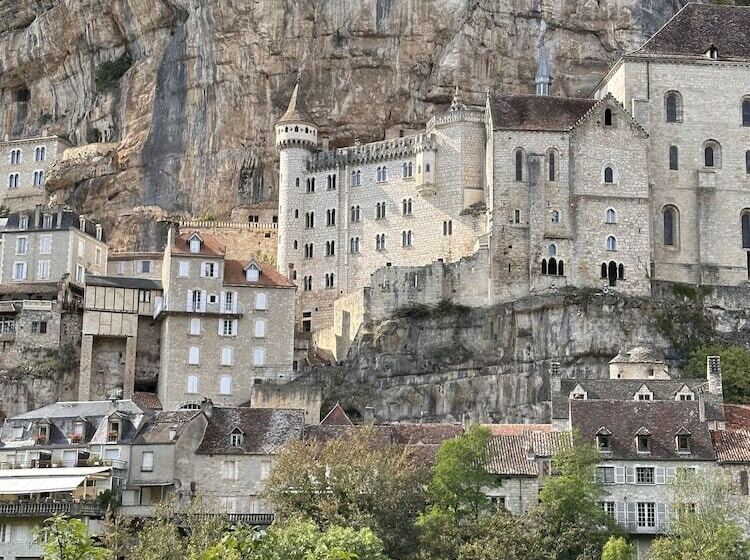 پانسیون Les Hauts De Saulies