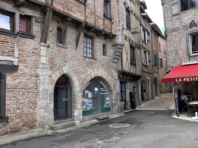 پانسیون Les Hauts De Saulies