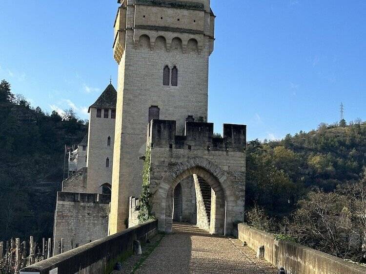 پانسیون Les Hauts De Saulies