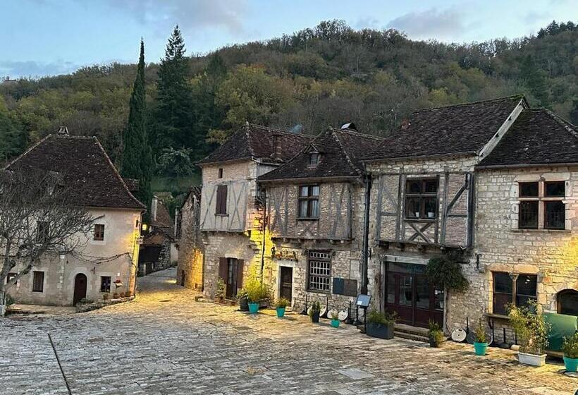 پانسیون Les Hauts De Saulies