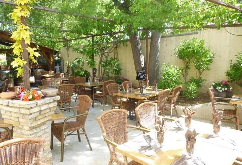 Общежитие Auberge De La Table Ronde
