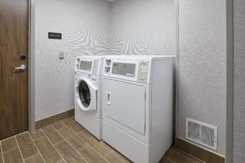 Отель Hampton Inn & Suites Grandville Grand Rapids South