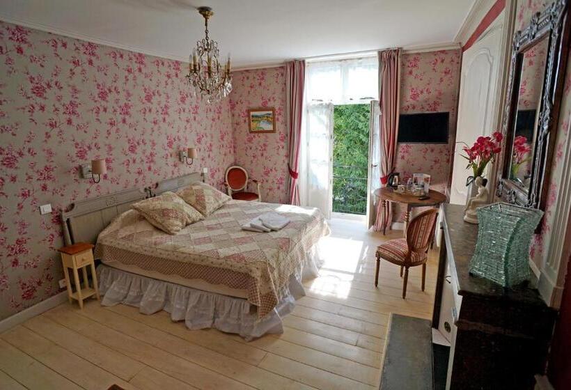 بنسيون Auberge Des Capucins