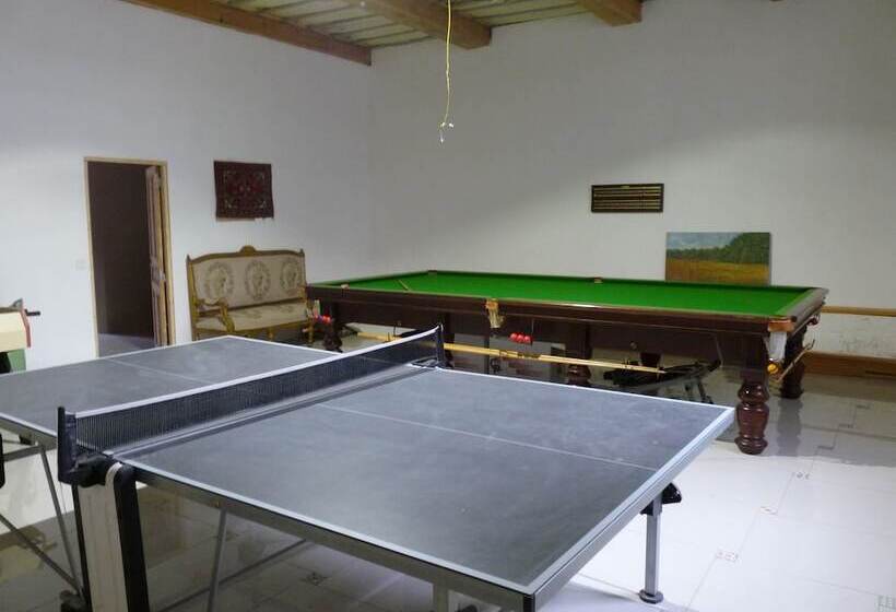 ペンション Chateau La Bouriette