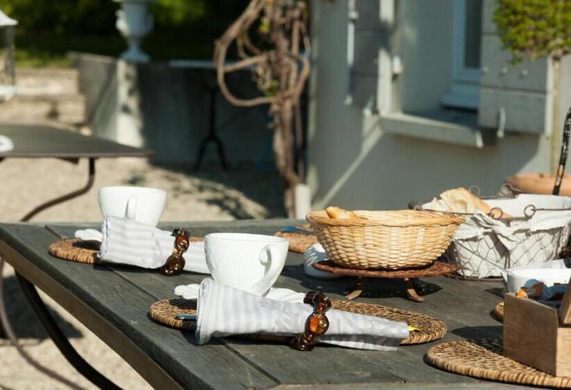 بنسيون La Ruette Aux Loups