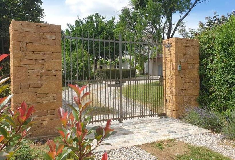 بنسيون La Ruette Aux Loups