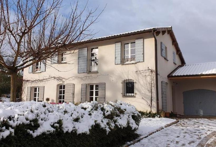 بنسيون La Ruette Aux Loups