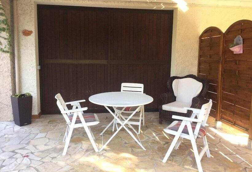 پانسیون Le Patio Fleuri