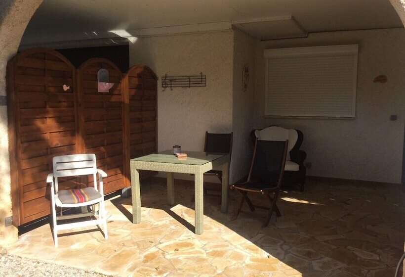 پانسیون Le Patio Fleuri
