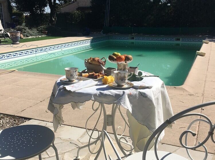 پانسیون Le Patio Fleuri