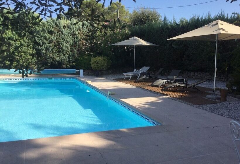 پانسیون Le Patio Fleuri