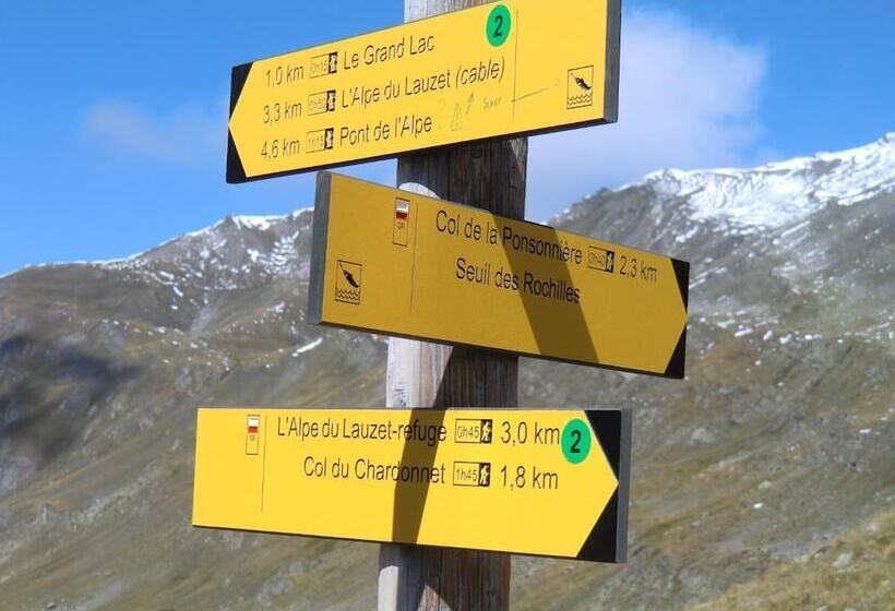 호스텔 Auberge Du Pont De L Alp