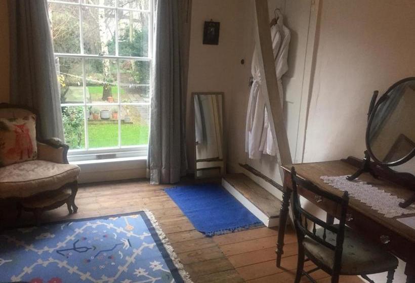 پانسیون Baye House