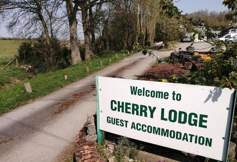 پانسیون Cherry Lodge