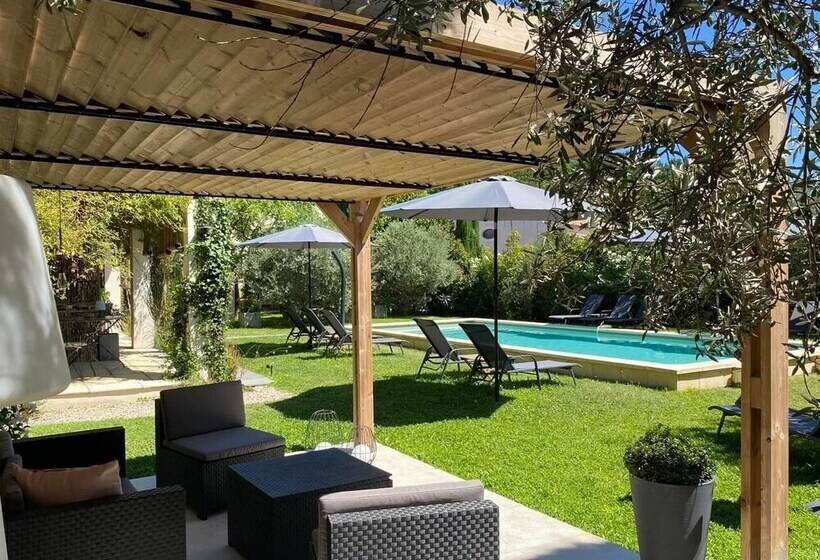 بنسيون Le Jardin De Lau