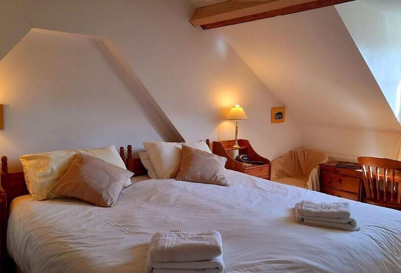 Пансион Montacute Country Tearoooms B&b