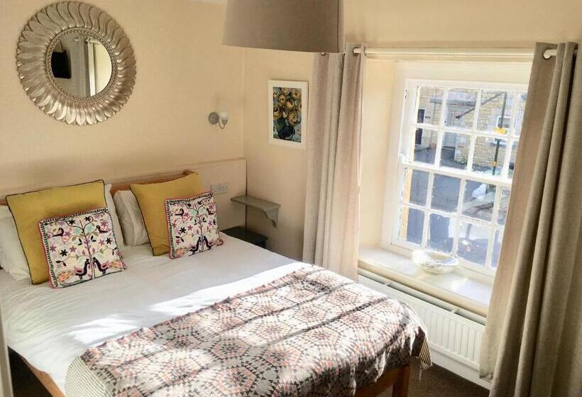 فندق صغير The Mousetrap Inn