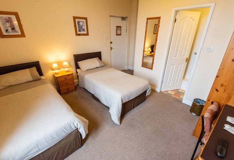 پانسیون Aarondale Guest House