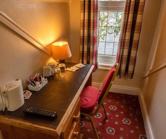 پانسیون Aarondale Guest House