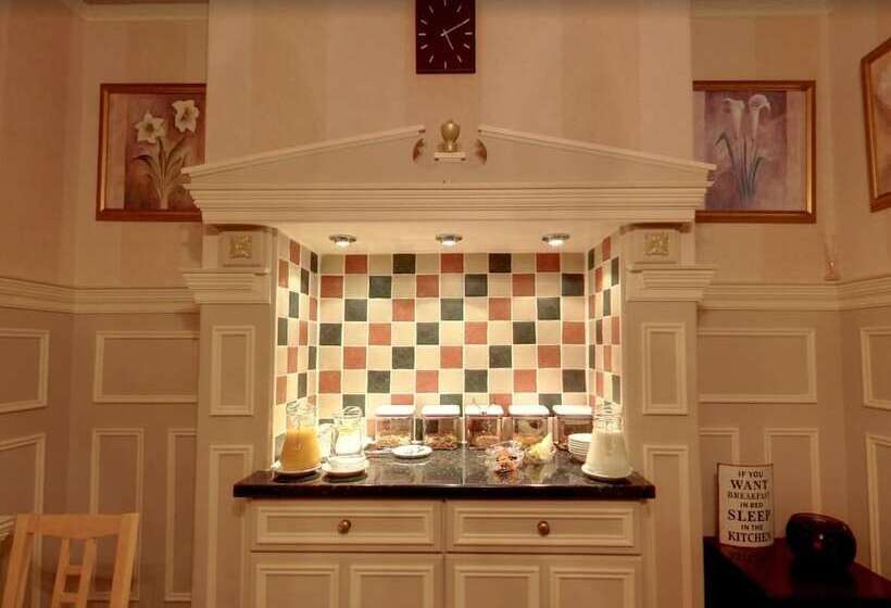 بنسيون Athol House