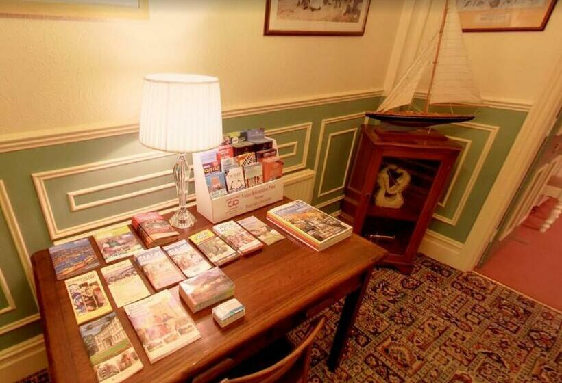 بنسيون Athol House