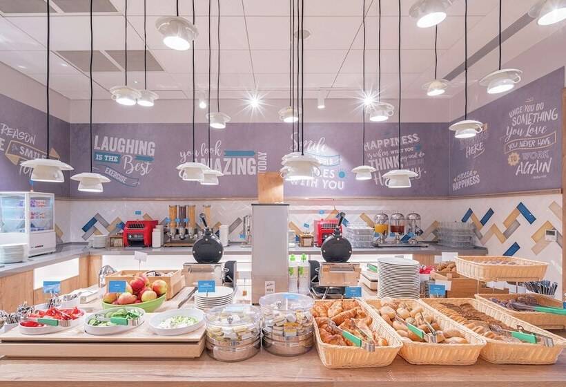 هتل Hampton By Hilton Warsaw Mokotow