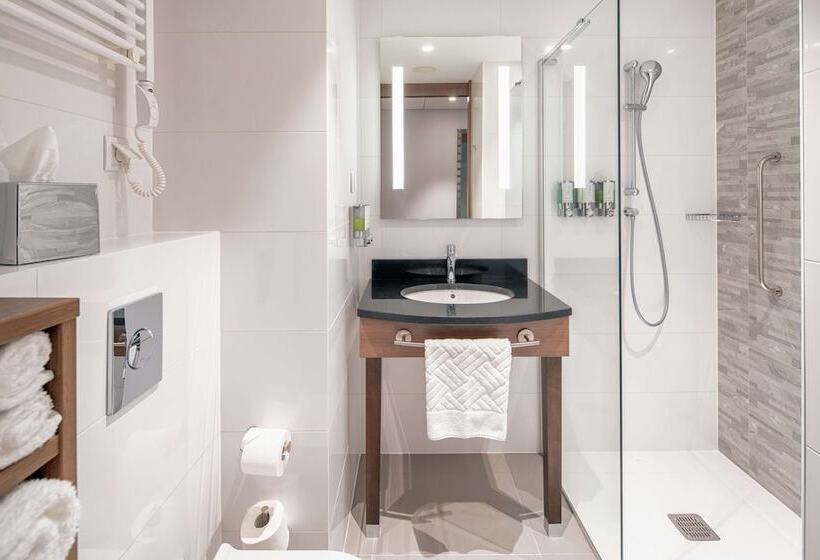 هتل Hampton By Hilton Warsaw Mokotow
